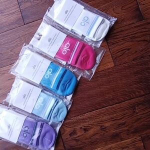 ALO Yoga womens Colorful Crew Socks - 5 Pack